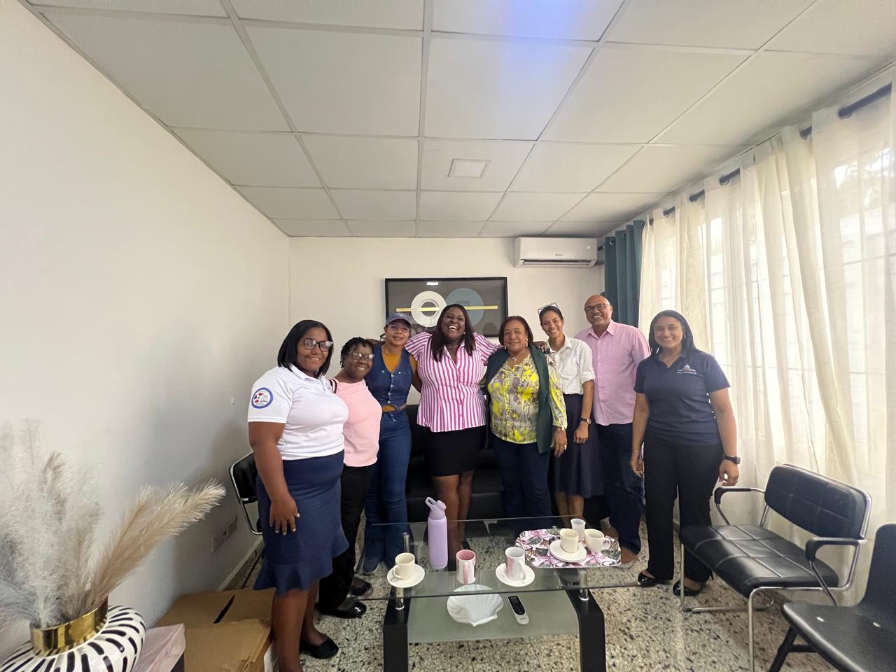 La alcaldesa Leticia Hernández, directivos escolares y gremios coordinan actos por el natalicio de Juan Pablo Duarte, Enero 2026.